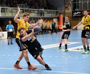 Lie Hansen & Tobias Wagner_FIVERS vs. Bregenz, 19.09.15_Foto FIVERS HANDBALL-Jonas